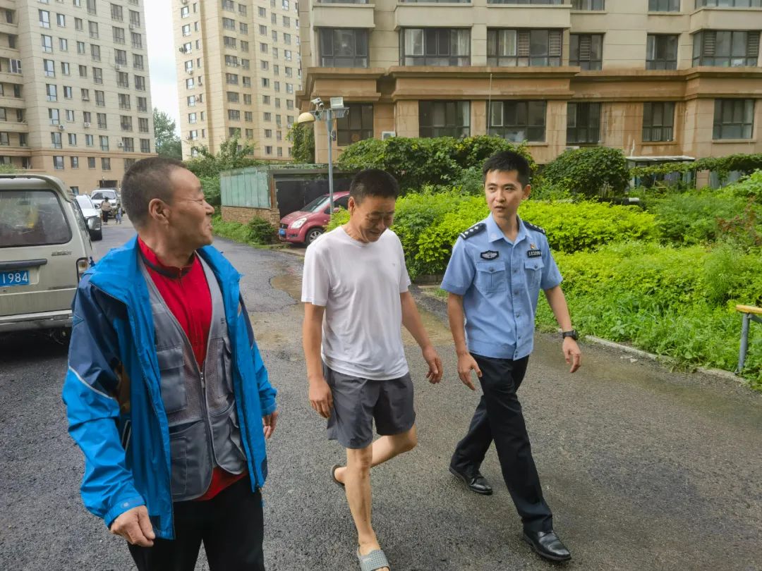 入境旅客疑似有双重身份,移民管理局核查结果是双胞胎,什么检查出来的?